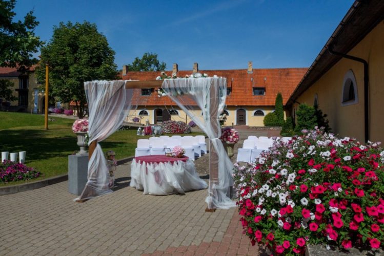 slokenbekas_muiza_milzkalne_laulibu_ceremonija_pagalms013